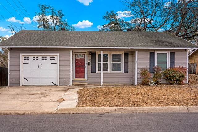 603 N Lewis Ave, Kerrville, TX 78028