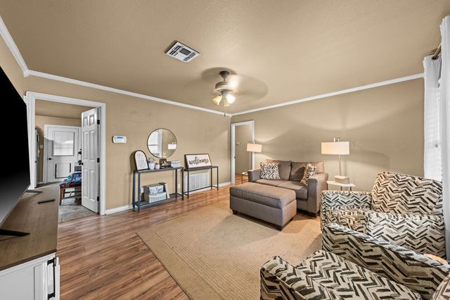 603 N Lewis Ave, Kerrville, TX 78028