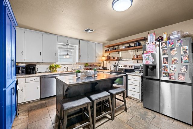 603 N Lewis Ave, Kerrville, TX 78028