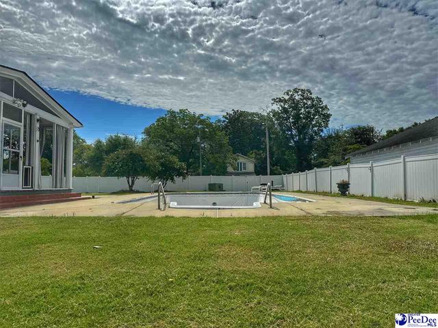 408 E Cleveland Street, Dillon, SC 29536