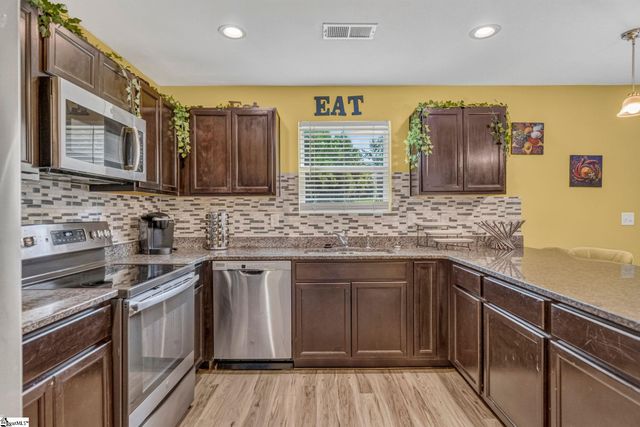 520 Millsgate Circle, Boiling Springs, SC 29316