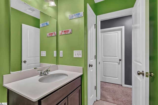 520 Millsgate Circle, Boiling Springs, SC 29316