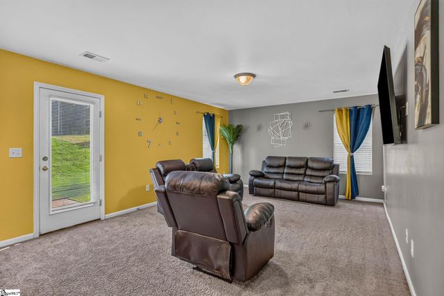 520 Millsgate Circle, Boiling Springs, SC 29316