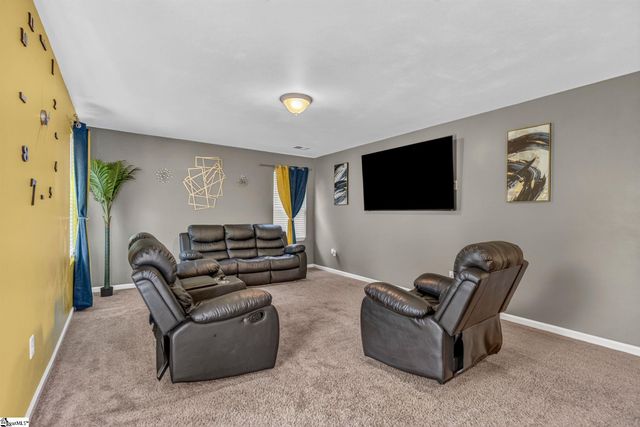 520 Millsgate Circle, Boiling Springs, SC 29316