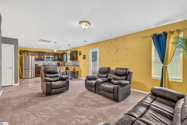 520 Millsgate Circle, Boiling Springs, SC 29316