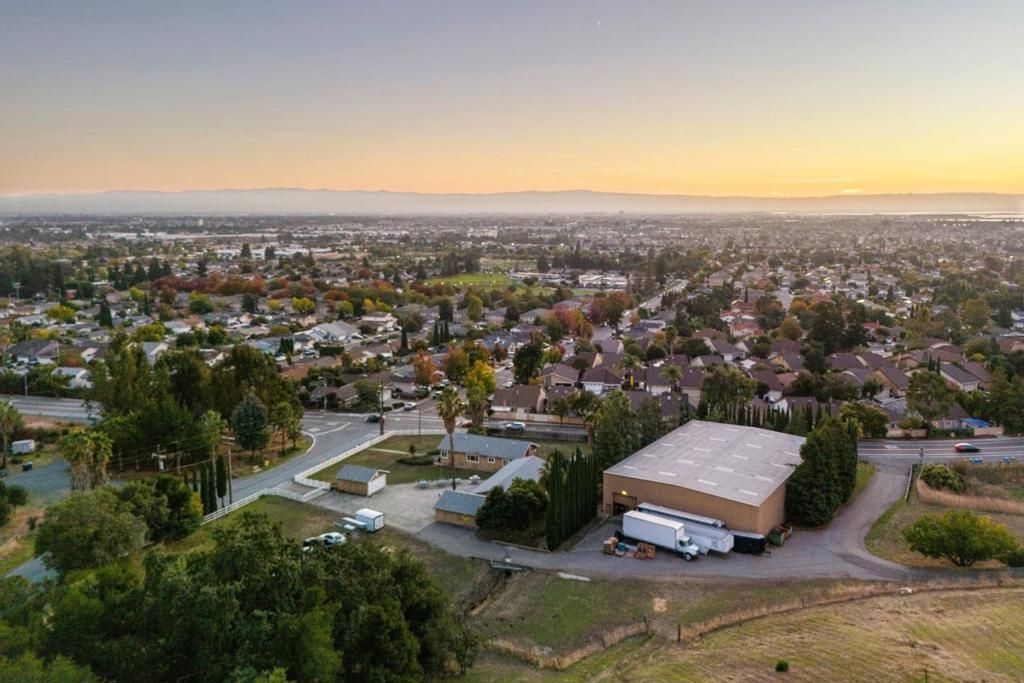 1995 Old Calaveras Road, Milpitas, CA 95035