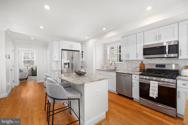 4521 CLAY ST NE, Washington, DC 20019