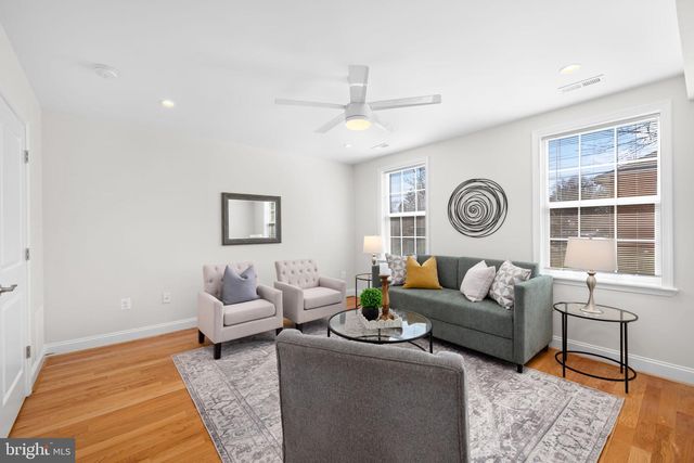 4521 CLAY ST NE, Washington, DC 20019