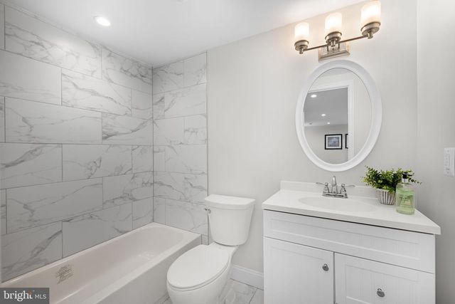 4521 CLAY ST NE, Washington, DC 20019