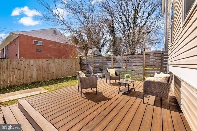 4521 CLAY ST NE, Washington, DC 20019