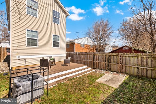 4521 CLAY ST NE, Washington, DC 20019