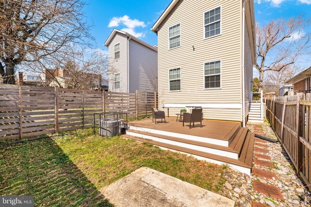 4521 CLAY ST NE, Washington, DC 20019