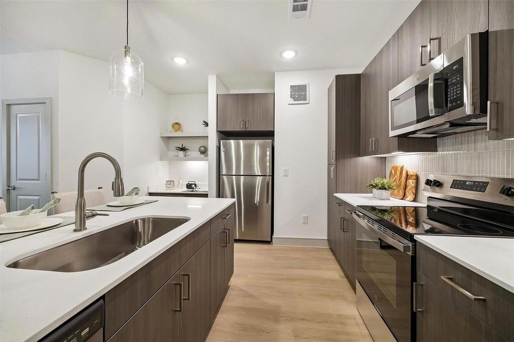 13959 Hillcroft Ave C1, Houston, TX 77085
