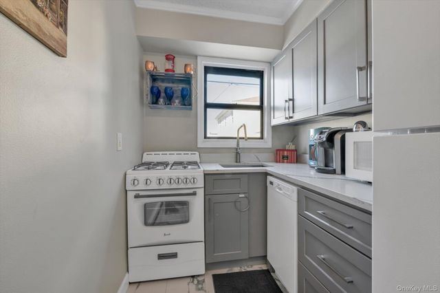 65 W Broadway 6A, Long Beach, NY 11561