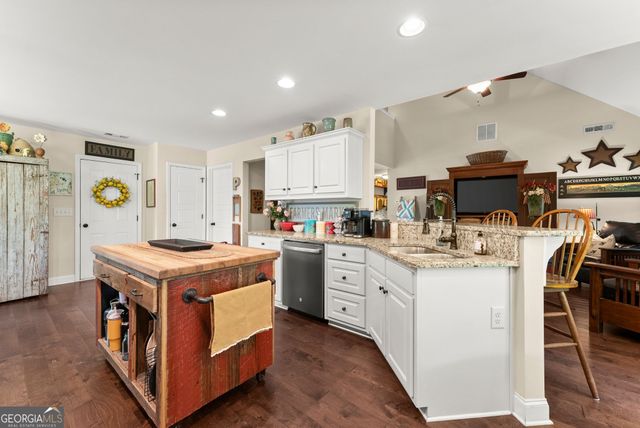 170 Fair Oaks Court, Commerce, GA 30529