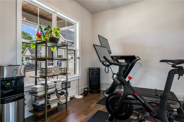 2036 N Dutton Place, Fayetteville, AR 72703