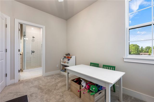 2036 N Dutton Place, Fayetteville, AR 72703