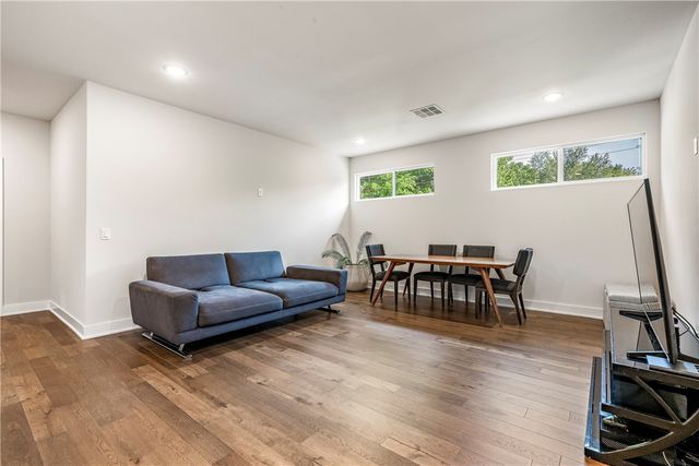 2036 N Dutton Place, Fayetteville, AR 72703