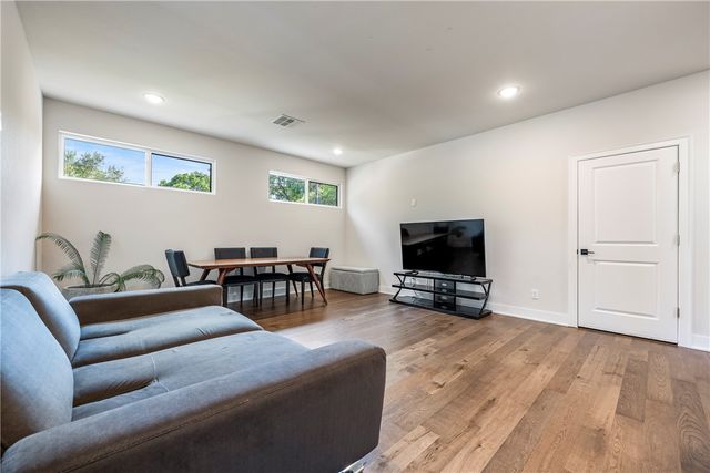 2036 N Dutton Place, Fayetteville, AR 72703