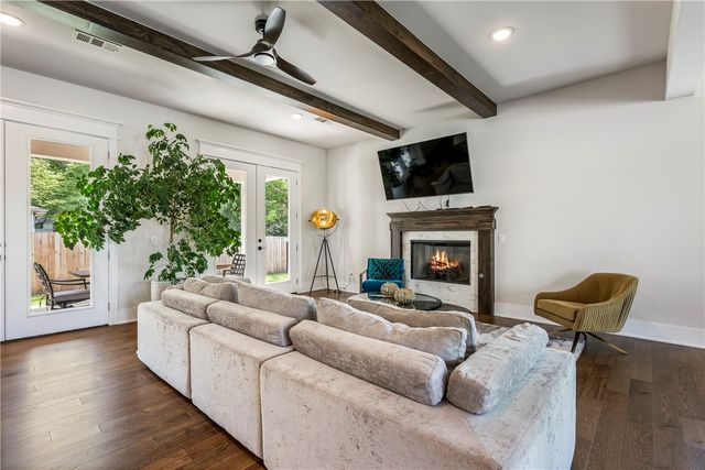 2036 N Dutton Place, Fayetteville, AR 72703