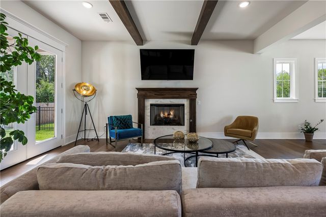 2036 N Dutton Place, Fayetteville, AR 72703