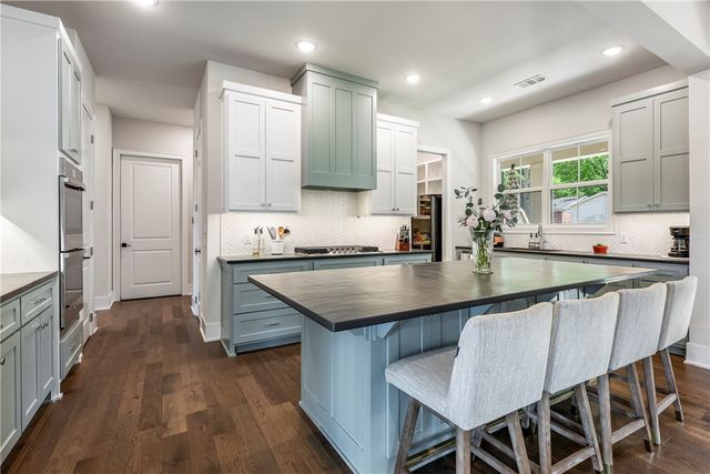 2036 N Dutton Place, Fayetteville, AR 72703