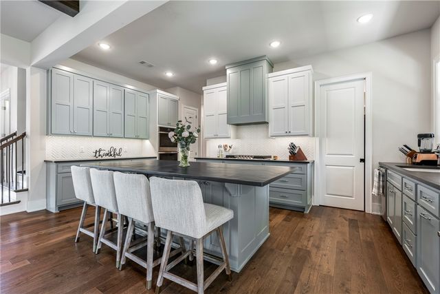 2036 N Dutton Place, Fayetteville, AR 72703