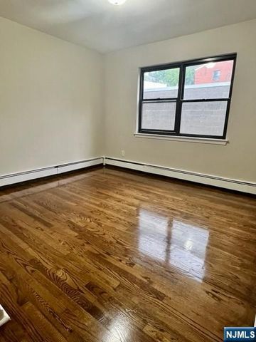 289 Essex H, Hackensack, NJ 07601