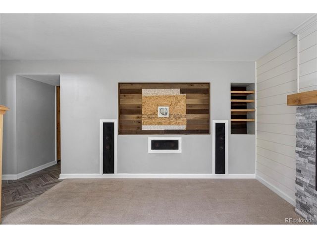 2291 S Zang Ct, Lakewood, CO 80228