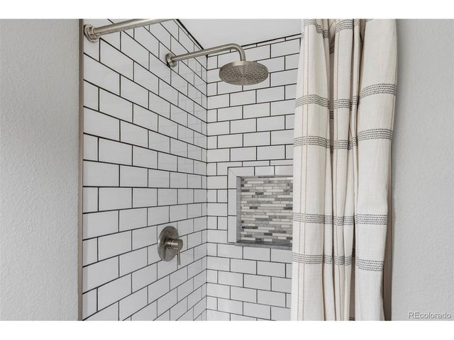 2291 S Zang Ct, Lakewood, CO 80228