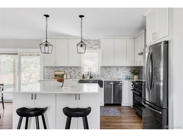 2291 S Zang Ct, Lakewood, CO 80228