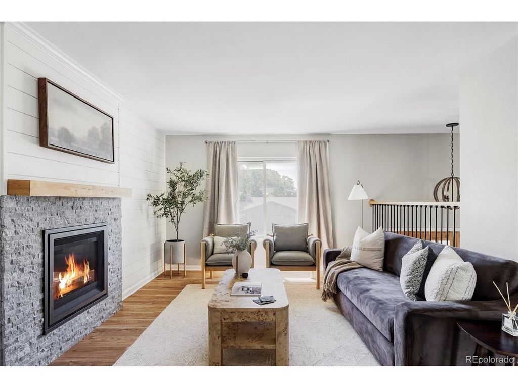 2291 S Zang Ct, Lakewood, CO 80228