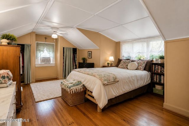 24 Foster Street, Middletown, NJ 07701