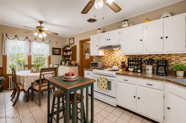 24 Foster Street, Middletown, NJ 07701
