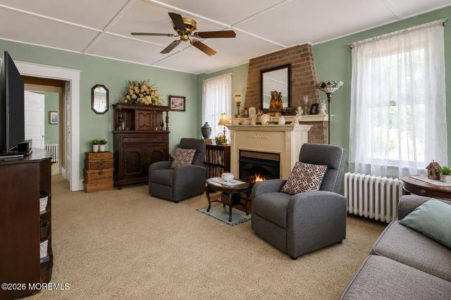 24 Foster Street, Middletown, NJ 07701