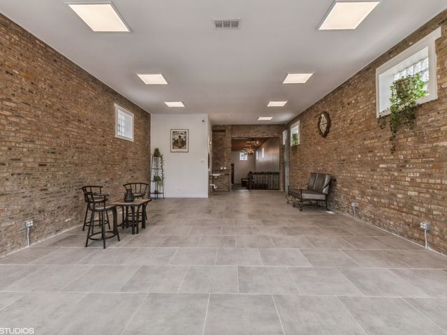 8809 S State Street, Chicago, IL 60619