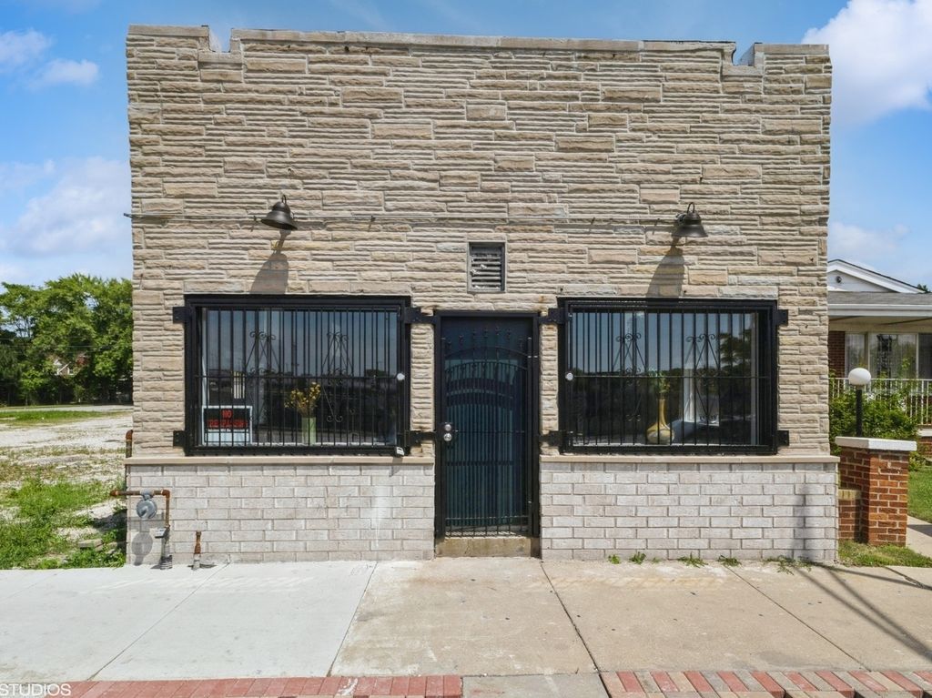 8809 S State Street, Chicago, IL 60619