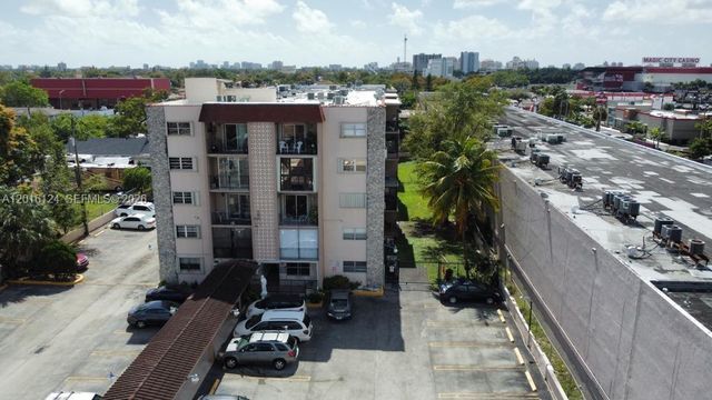3640 NW 9th St 201, Miami, FL 33125