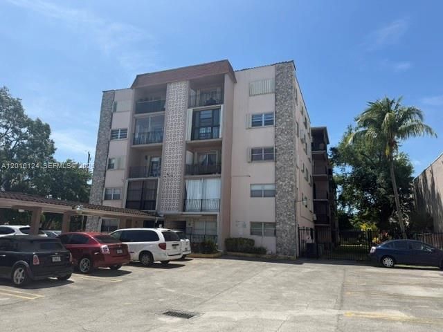 3640 NW 9th St 201, Miami, FL 33125