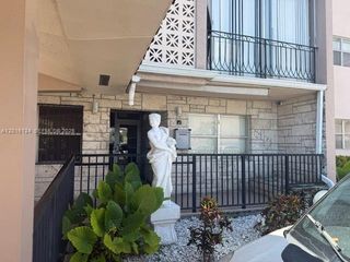 3640 NW 9th St 201, Miami, FL 33125
