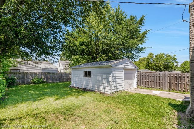 22487 Donald Avenue, Eastpointe, MI 48021