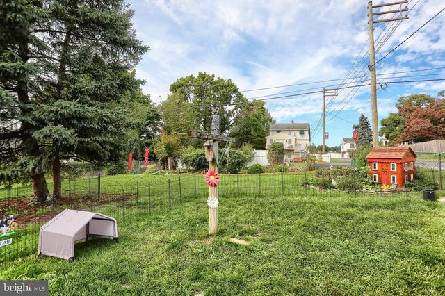 320 MYRTLE AVE, Marysville, PA 17053