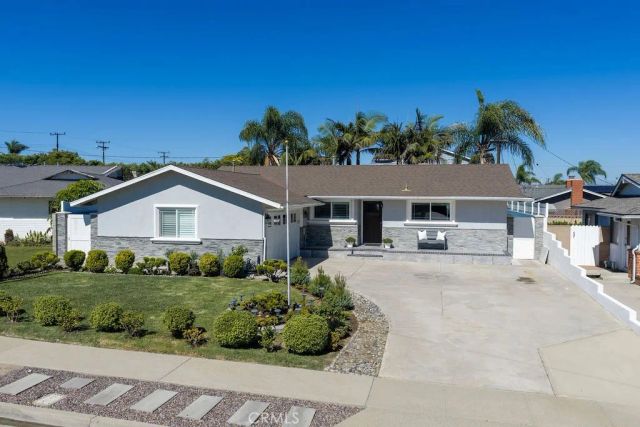 8391 Enfield Circle, Huntington Beach, CA 92646