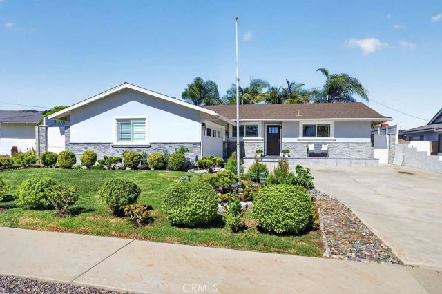 8391 Enfield Circle, Huntington Beach, CA 92646