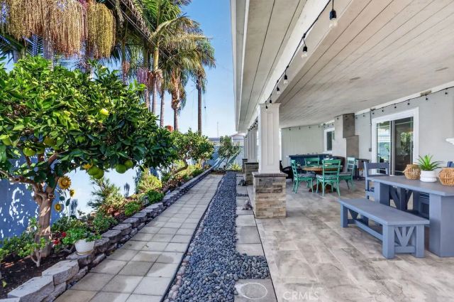 8391 Enfield Circle, Huntington Beach, CA 92646