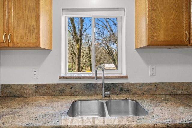 881 Livingston Rd, Meadow Vista, CA 95722