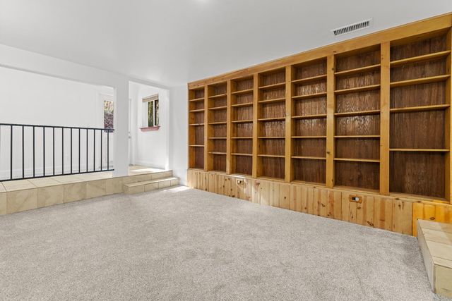 881 Livingston Rd, Meadow Vista, CA 95722