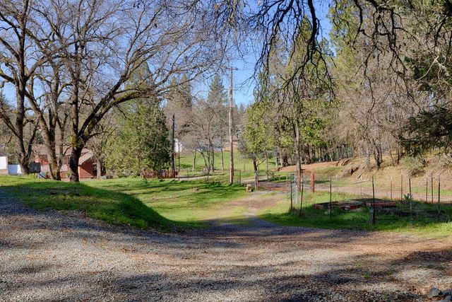 881 Livingston Rd, Meadow Vista, CA 95722