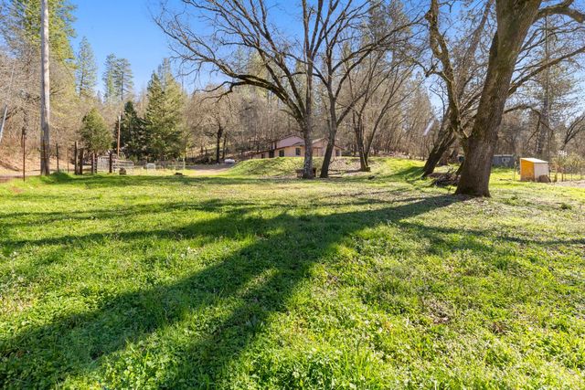 881 Livingston Rd, Meadow Vista, CA 95722