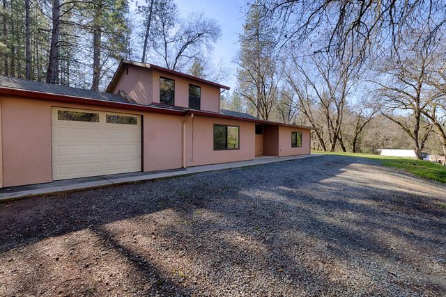 881 Livingston Rd, Meadow Vista, CA 95722